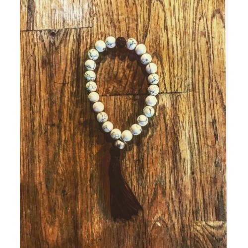 Malas budista 27 howlita blanca ॐ